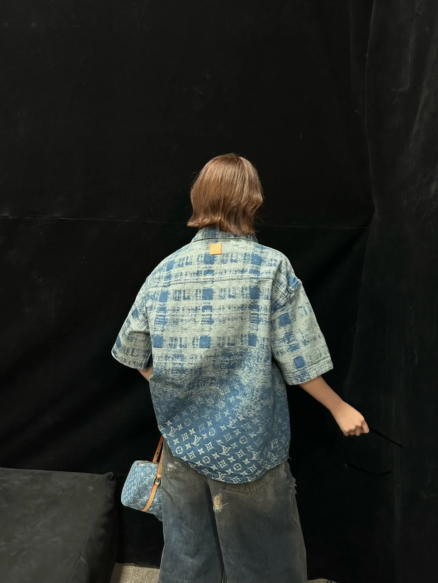 Louis Vuitton/Louis Vuitton presbyopic logo gradient denim short-sleeved shirt
